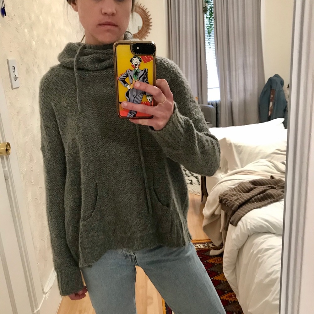 Grey Kensie hooded sweater